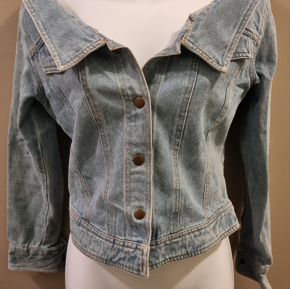 Off Shoulder Jean Jacket - Picture 4 of 7